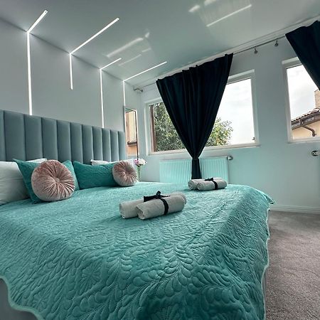 Elegant Escape Central Studio Крайова Екстер'єр фото