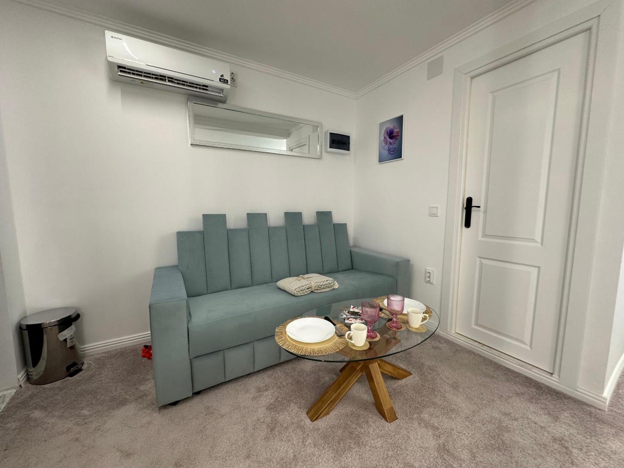 Elegant Escape Central Studio Крайова Екстер'єр фото