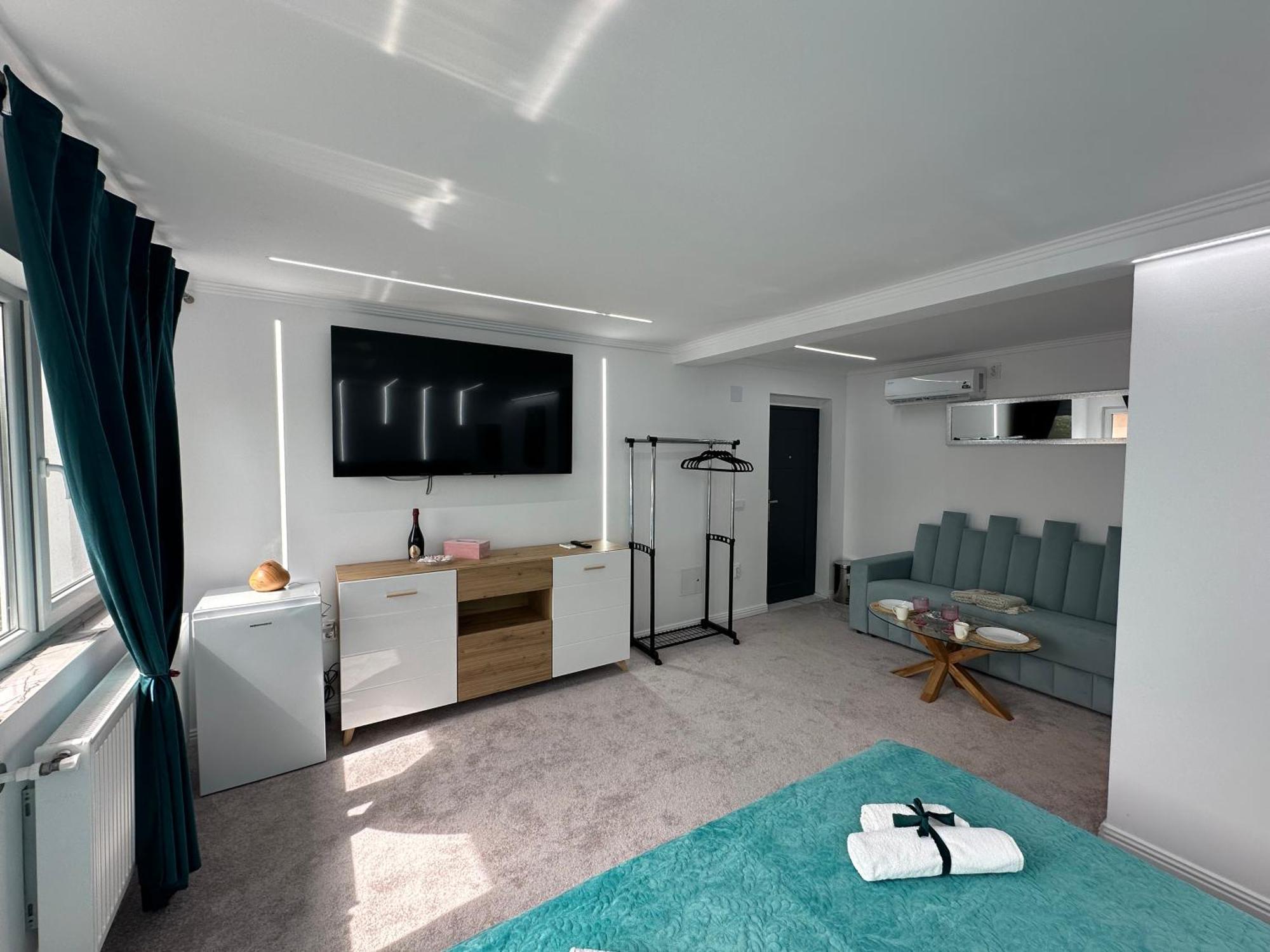 Elegant Escape Central Studio Крайова Екстер'єр фото