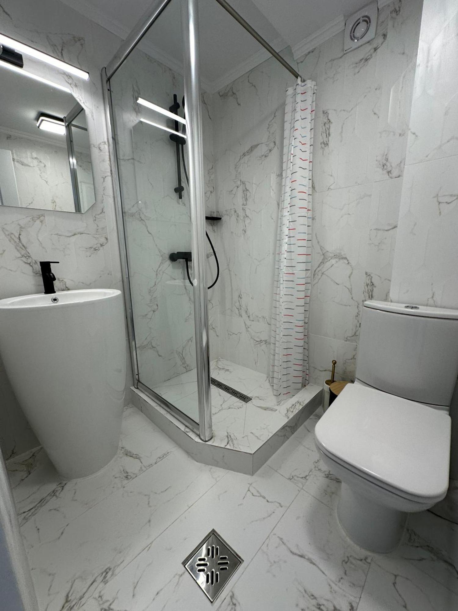 Elegant Escape Central Studio Крайова Екстер'єр фото