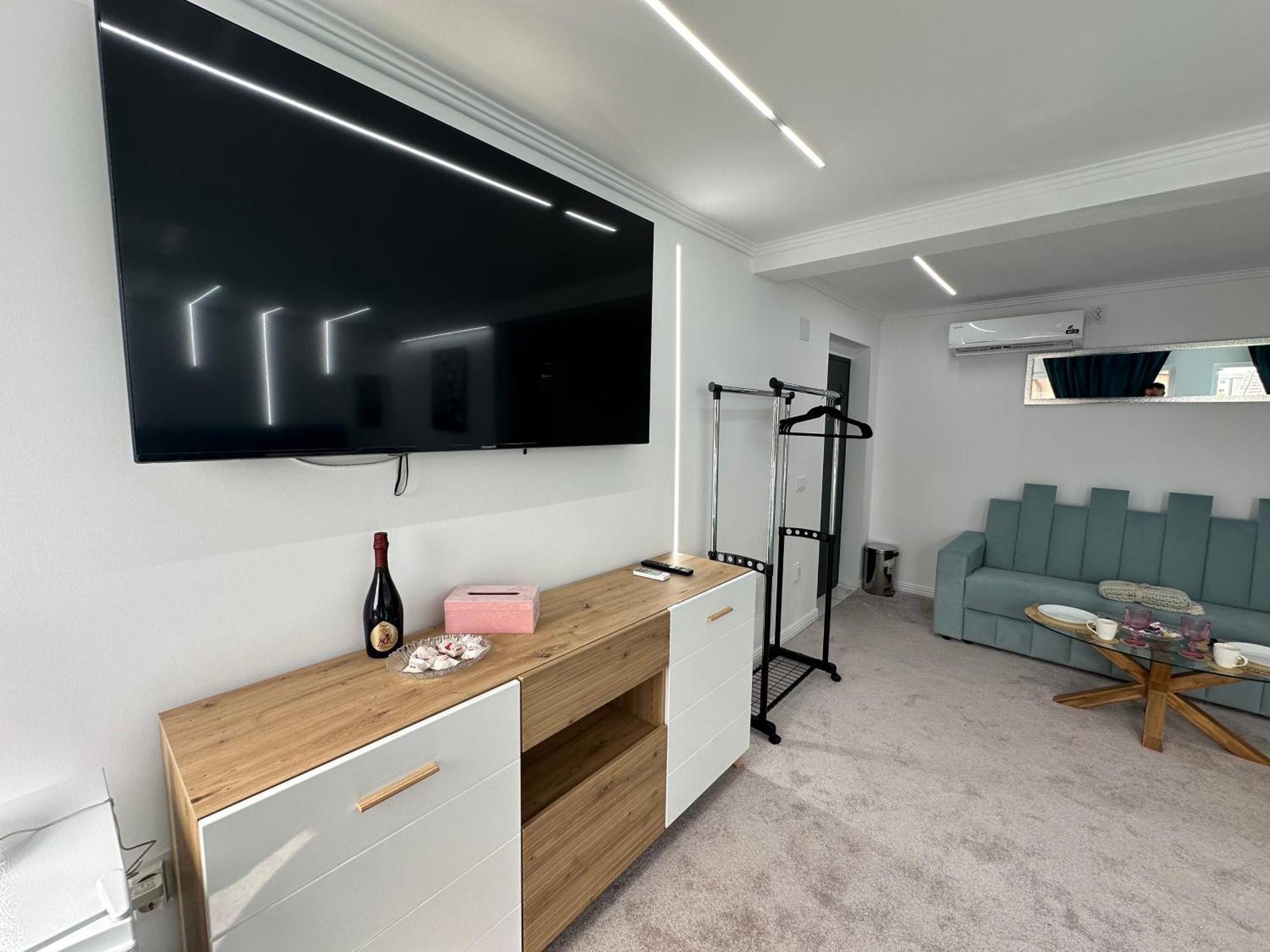 Elegant Escape Central Studio Крайова Екстер'єр фото