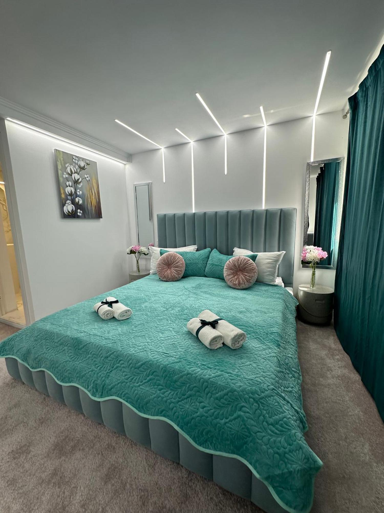 Elegant Escape Central Studio Крайова Екстер'єр фото