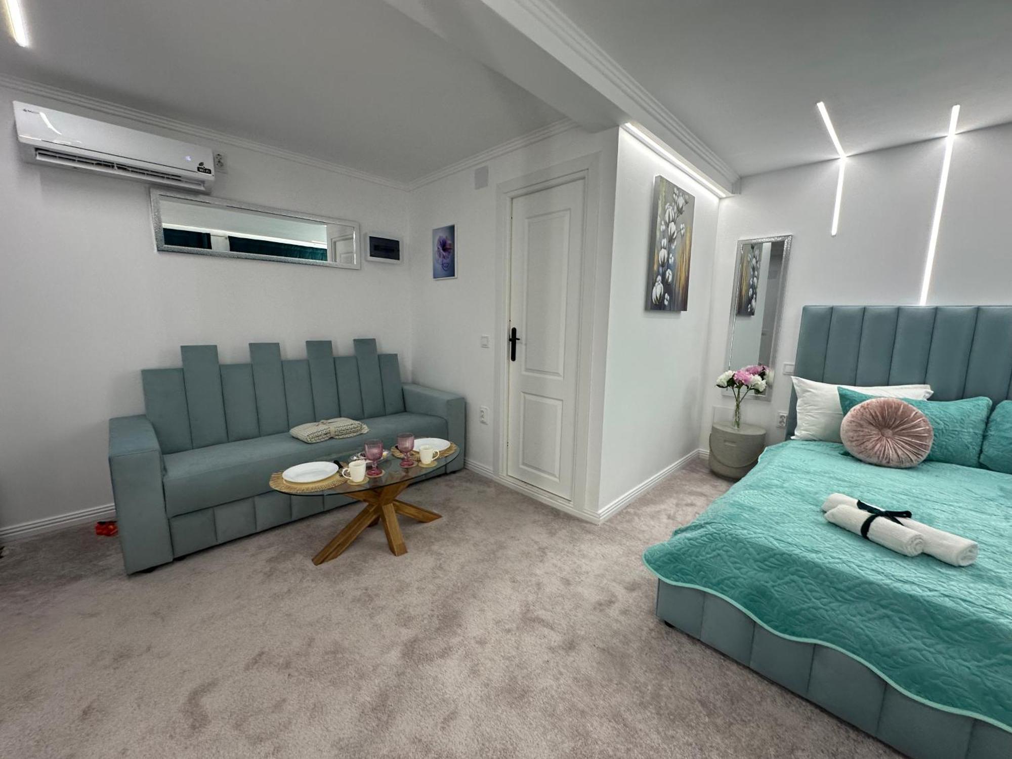 Elegant Escape Central Studio Крайова Екстер'єр фото